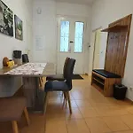 Gorgeous Viennese Apartment 10 Min To City Center